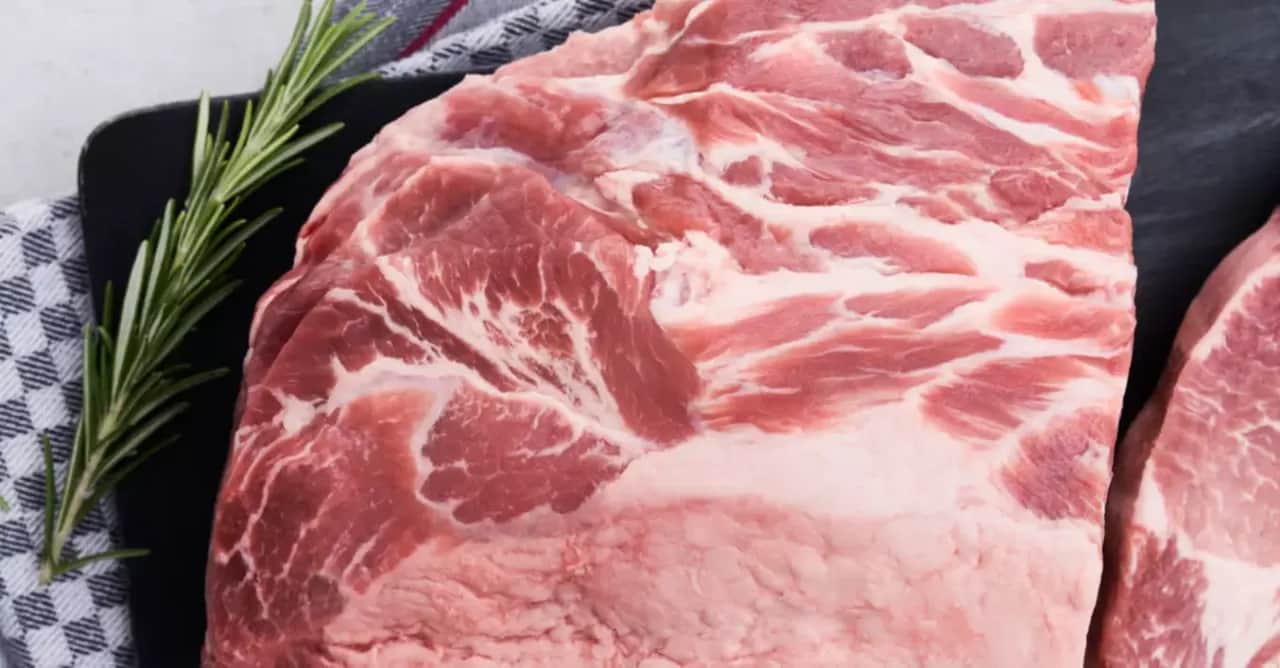 Czy schab karkowy to karkówka? Odkryj prawdę o tych mięsach