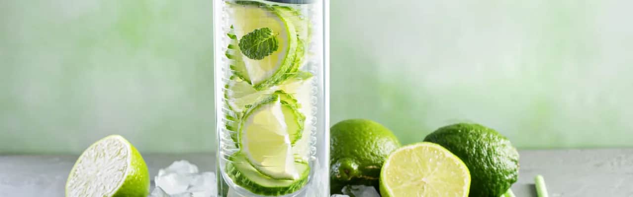 Skuteczne napoje przeczyszczające, które szybko łagodzą zaparcia