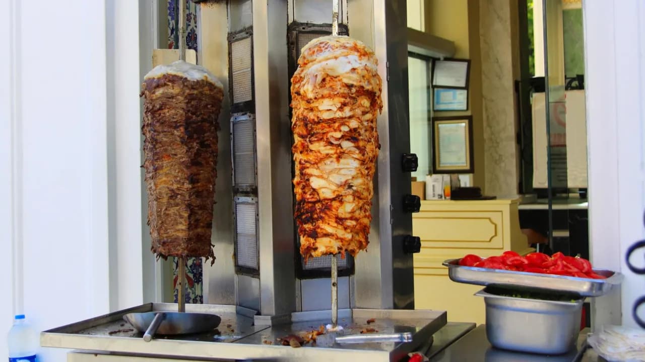 Gdzie kupić mięso na kebab? Sprawdź najlepsze opcje w Polsce