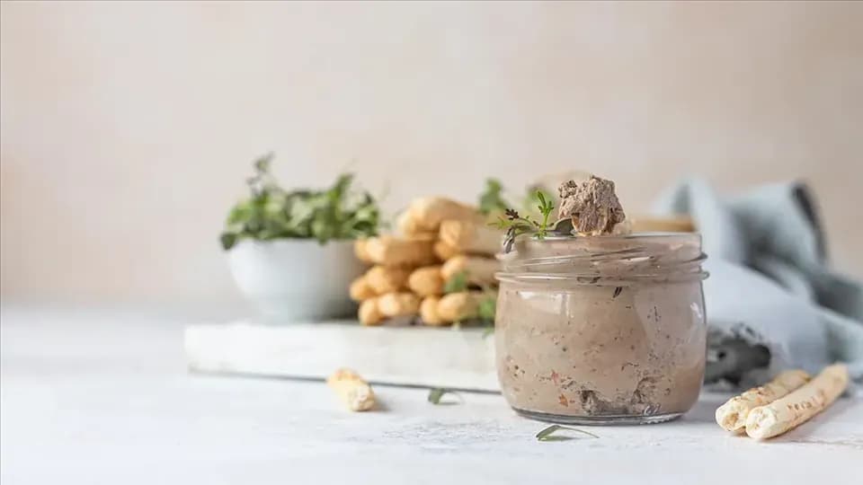 Jak zrobić pasztet wieprzowy - prosty przepis na pyszny smak domowej kuchni