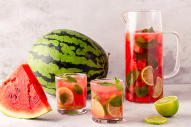 Orzeźwiający napój z arbuza: przepis na zdrowy letni drink